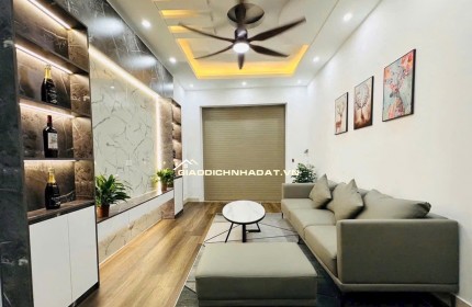 Siêu phẩm lô góc tập thể tầng 1 Trường Chinh 3 mặt thoáng, full đồ ở ngay. ô tô đỗ cầu thang 3PN + 2WC khép kín giá nhỉnh 4 tỷ dt 85 m2