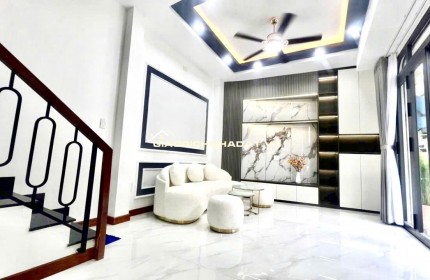 Hẻm xe hơi Quận 10- ĐH Kinh Tế- 3 Phòng ngủ 4 Tầng 5m ngang: 6 Tỷ hơn (số tiến 3456) VŨ 0933910039