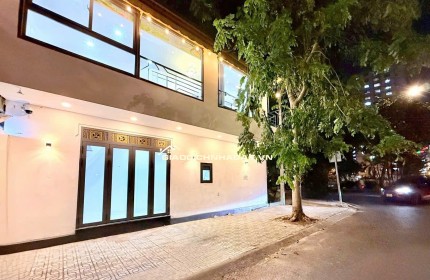 5.6 Tỷ: Mặt tiền Quận 1 Tân Định HOÀNG SA- NGANG 9M- căn góc 2 Tầng- thu nhập 240Tr. VŨ 0933910039