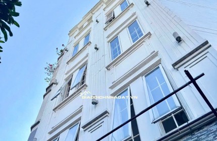 35 Triệu: thuê nguyên căn Quận 1 TRẦN KHÁNH DƯ- xe hơi trong nhà- 5m Ngang 5 tầng nhiều cửa sổ lớn