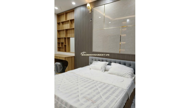 Nhà 1 trệt 2 lầu 12x8,5 Xây dựng 8x8,5 BTCT 4PN 4WC, có Gara Ô tô riêng