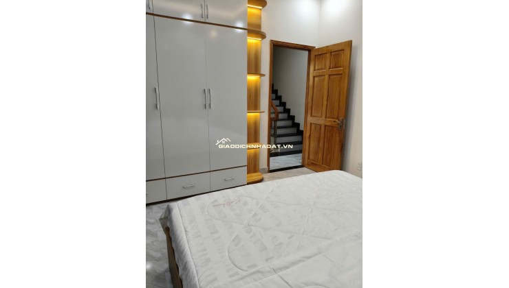 Nhà 1 trệt 2 lầu 12x8,5 Xây dựng 8x8,5 BTCT 4PN 4WC, có Gara Ô tô riêng