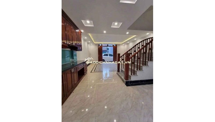 Hiếm Nhà Thạch Bàn 6 tầng – nội thất cao cấp – ô tô đỗ cửa