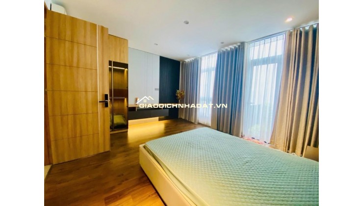 Bán gấp nhà hẻm xe hơi đường C1, Tân Bình: 84m2, 4 tầng, 4PN, sổ đỏ trao tay, giá hời chỉ 18.5 tỷ! Gọi ngay 0789892658.
