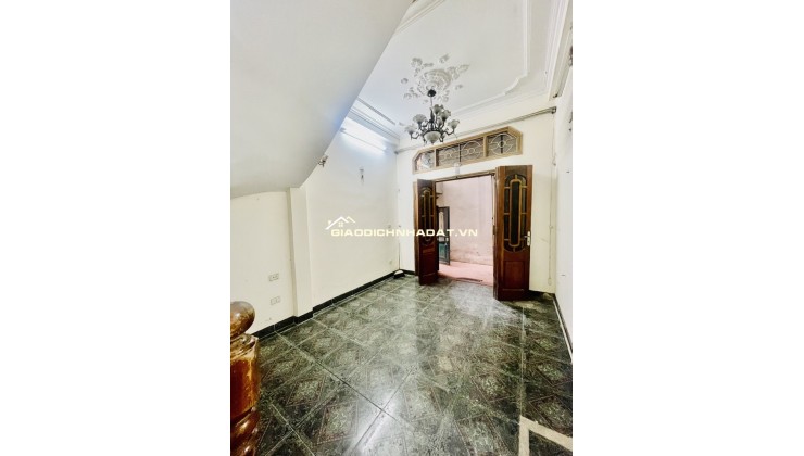 Bán Nhà Thái Thịnh – 43m² + Sân 8m, 4 Tầng, Ngõ Nông Gần Phố – Giá 10.8 Tỷ  Nội dung: