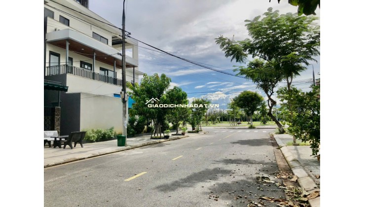 BÁN ĐẤT TẶNG NHÀ 105m2 NGAY CÔNG VIÊN,119 HOÀNG THỊ ÁI, ĐANG CHO THUÊ 6TR/THÁNG