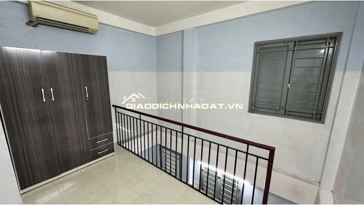 Cho Thuê Phòng trọ kiểu CCMN Quận 4 mới chỉ 4 triệu/tháng có lầu ở được 2 người.
