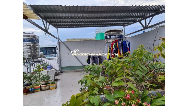Cho Thuê Phòng trọ kiểu CCMN Quận 4 mới chỉ 4 triệu/tháng có lầu ở được 2 người.