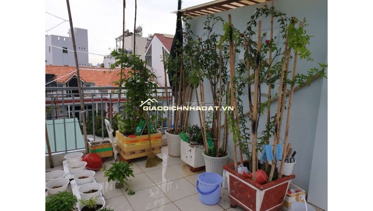 Cho Thuê Phòng trọ kiểu CCMN Quận 4 mới chỉ 4 triệu/tháng có lầu ở được 2 người.