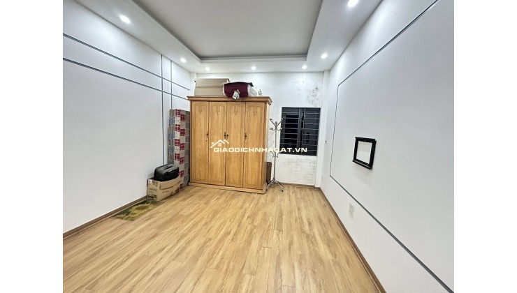 Nhà Kim Giang 32m, 3 tầng, mặt tiền 4m, ngõ thông ô tô tránh, cạnh KĐT mới Đại Kim