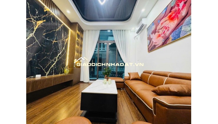 Nhà Đẹp, Nội Thất Xin Xò! Bán Nhà Trung Tâm Quận Đống Đa - Phố Trường Chinh
