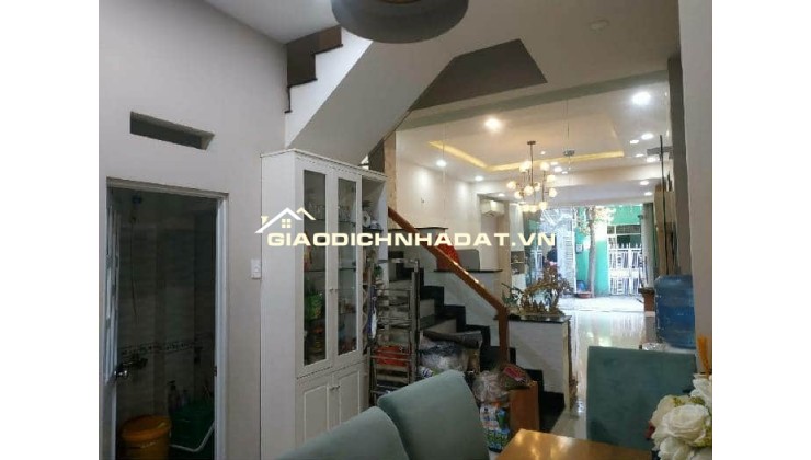 Bán nhà Tân Kỳ Tân Quý P.Bình Hưng Hòa Q.Bình Tân
* Dt: 4m x 13m 53m2
* Giá: 7.5 Tỷ