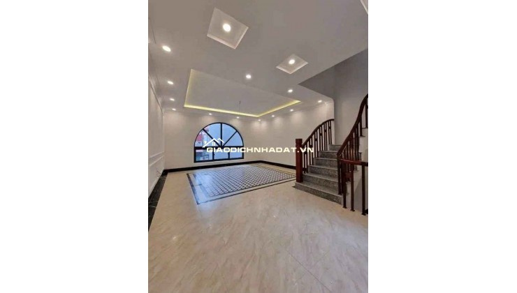 Hiếm Nhà Thạch Bàn 6 tầng – nội thất cao cấp – ô tô đỗ cửa