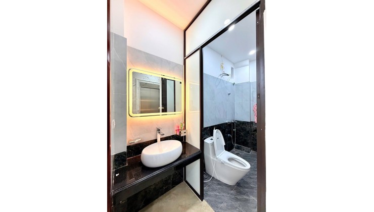 Bán nhà Trần Đại Nghĩa 5 tầng Thang máy, ô tô đỗ cửa, ngõ thông kinh doanh văn phòng