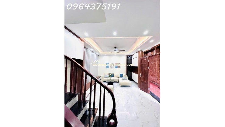 bán nhà bồ đề long biên 32m2 5 tầng ngõ gần ô tô giá nhỉnh 5 tỷ