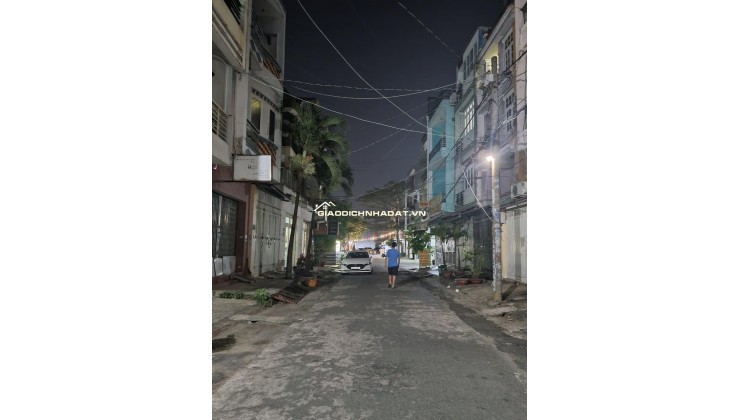 BÁN NHÀ ĐƯỜNG QUANG TRUNG, HẺM XE HƠI, GẦN TRUNG TÂM THÀNH PHỐ