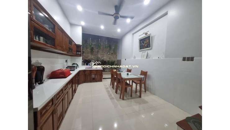 BÁN NHÀ ĐƯỜNG QUANG TRUNG, HẺM XE HƠI, GẦN TRUNG TÂM THÀNH PHỐ