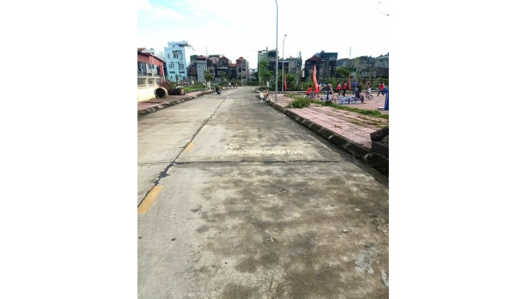  BÁN NHÀ 2 TẦNG – GIÁ CẮT LỖ! 