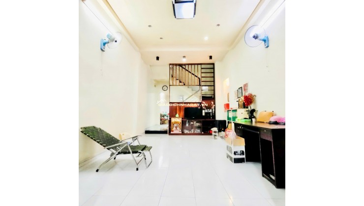 NHÀ 2 TẦNG  CHIẾN LƯỢC - HẺM XE HƠI - CHỈ HƠN 3 TỶ