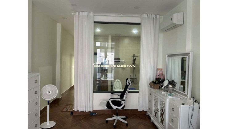 Chính Chủ Bán HXH Lê Thị Bạch Cát, P.11, Q.11: 4.15x20m, Giá Tốt 11,5 Tỷ - Vị Trí Đẹp, Tiềm Năng Đầu Tư!