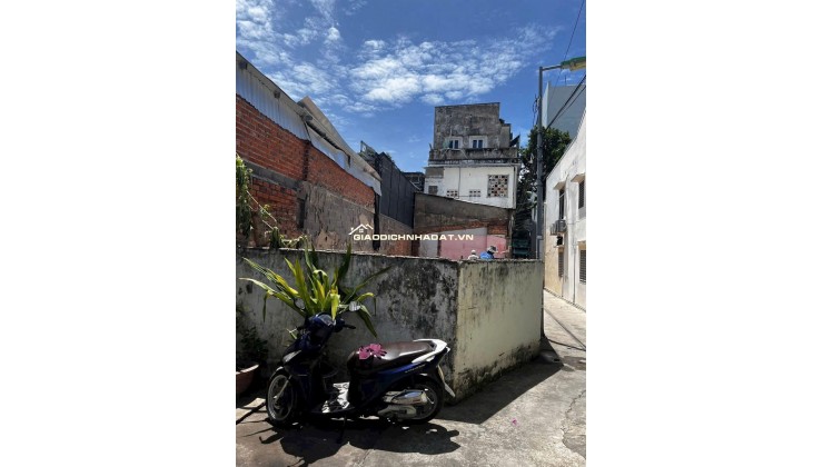 Bán Đất trung tâm phường Nam Nha Trang, tp Nha Trang, đường Lê Hồng Phong ngay sát bên siêu thị Copmark  Lô góc 2 mặt tiền :