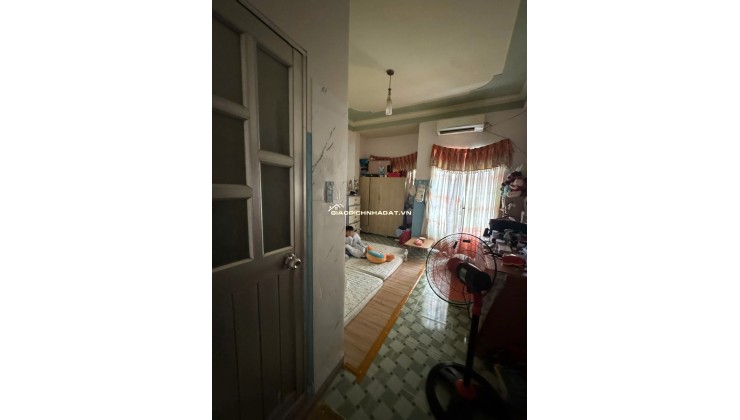 NHÀ HẺM XE HƠI VƯỜN LÀI – TRỆT 2 LẦU + ST – KHU VIP DÂN TRÍ CAO. LH:0908693110.