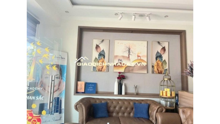 BÁN NHÀ MẶT TIỀN KHU VIP – 4 TẦNG CÓ THANG MÁY – ĐỐI DIỆN CHỢ, CẠNH TRUNG TÂM THƯƠNG MẠI