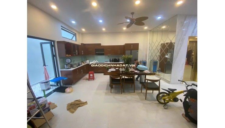 Bán Nhà Mặt Tiền 16 Đường Số 3, P11, Q6