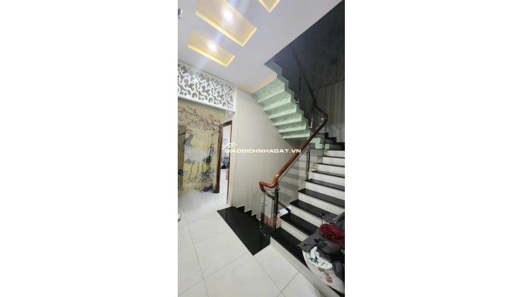 trước mặt KINH DOANH ĐỈNH 5 TẦNG (xuất hiện HẦM), địa chỉ VÀNG TP DĨ AN, 122M², CHỈ 10.8 TỶ TL