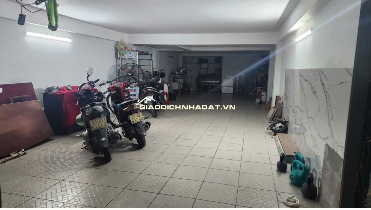 trước mặt KINH DOANH ĐỈNH 5 TẦNG (xuất hiện HẦM), địa chỉ VÀNG TP DĨ AN, 122M², CHỈ 10.8 TỶ TL