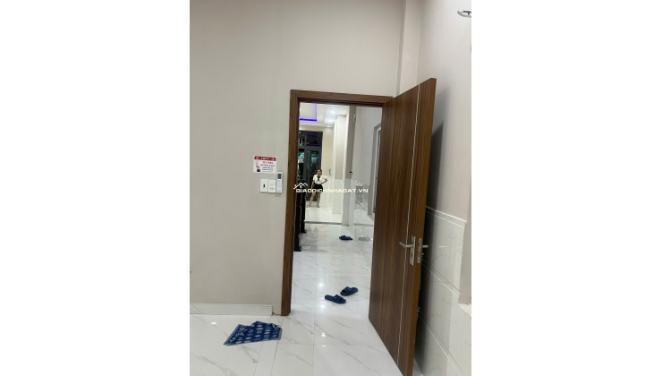 Nhà 3 tầng 61 Nguyễn Thiện Kế