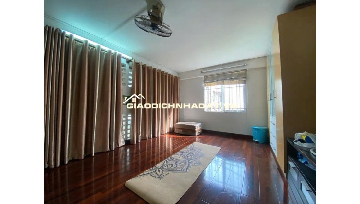 Đầu Tư/Cho Thuê: Nhà Hẻm Xe Hơi gần Hai Bà Trưng, Q1 - DT: 105m²,4 Tầng, 9PN - Giá Rẻ Nhất Khu Vực