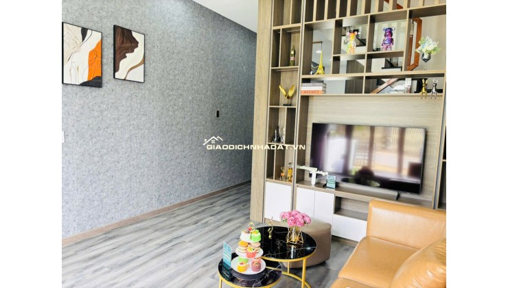 Cơ hội sở hữu nhà mới xây 1 trệt 1 lầu gần KCN Phước Đông giá chỉ 390 triệu, sổ hồng riêng