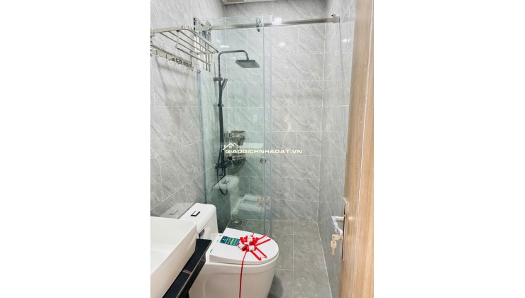 Cơ hội sở hữu nhà mới xây 1 trệt 1 lầu gần KCN Phước Đông giá chỉ 390 triệu, sổ hồng riêng