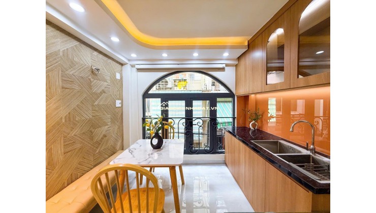 Quận 3 - Nhà Mới Ở Ngay - Đầy Đủ Nội Thất - 4 Tầng - Nhỉnh 3 Tỷ