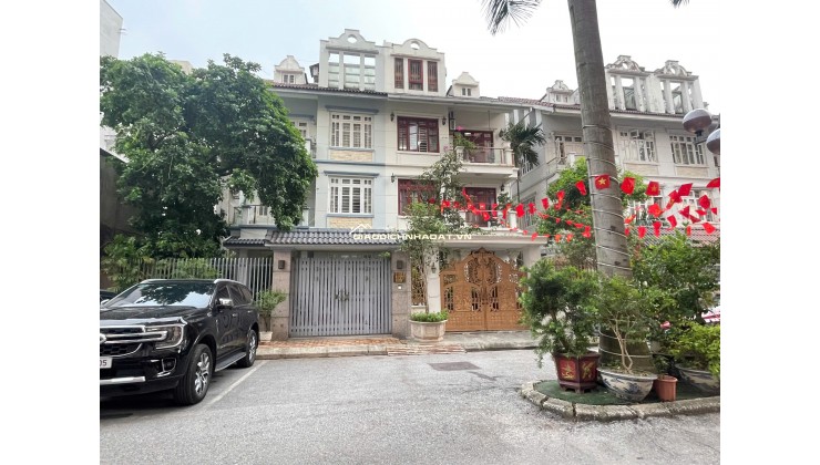 Bán nhà biệt thự liền kề phố Đội Nhân quận Ba Đình.