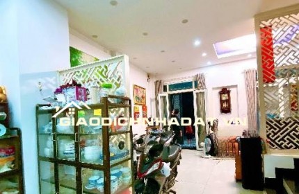 NHÀ HẺM XE TẢI TRƯỜNG THỌ THỦ ĐỨC 54M² - GIÁ 8 TỶ 4
nhà 4 tầng , 4 pn , 5 nhà vệ sinh