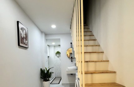 HẺM XE HƠI - FULL NỘI THẤT - 26M2 - 2 TẦNG - NHÀ MỚI VÀO Ở NGAY - 4.59 TỶ.