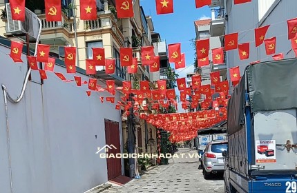  BÁN NHÀ PHÂN LÔ, 40M - NGOC THUY- LONG BIÊN – Ô TÔ VÀO NHÀ – 2 MẶT NGÕ – TT QUÂN ĐỘI - 8.X ĐỒNG