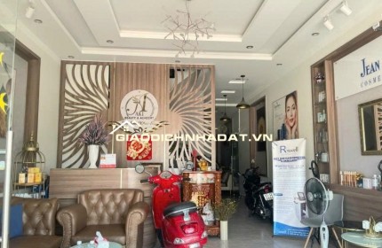 BÁN NHÀ MẶT TIỀN KHU VIP – 4 TẦNG CÓ THANG MÁY – ĐỐI DIỆN CHỢ, CẠNH TRUNG TÂM THƯƠNG MẠI