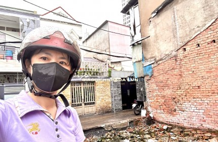 BÁN ĐẤT - XE HƠI CÁCH VÀI BƯỚC CHÂN- TIỆN CHỦ XÂY THEO CÔNG NĂNG SỬ DỤNG-NGANG 5.1M - ĐƯỜNG BẾN VÂN ĐỒN- HOÀNG DIỆU ĐẾN NGUYỄN TẤT THÀNH CHỈ 2 PHÚT