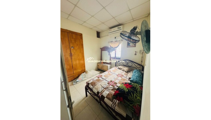 Bán nhà mặt phố Lê Văn Quới, Bình Tân. DT 4x12m, 2 tầng, SH, 2PN. Giá 4.6 tỷ. LH: 0909898125