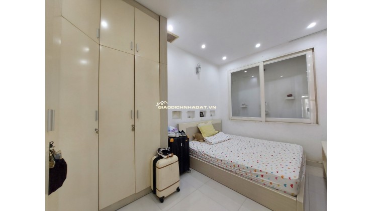Nhà đẹp đường Phạm Ngũ Lão 5 tầng, 5 phòng ngủ, 54 m2 giá chỉ 13,5 tỷ
