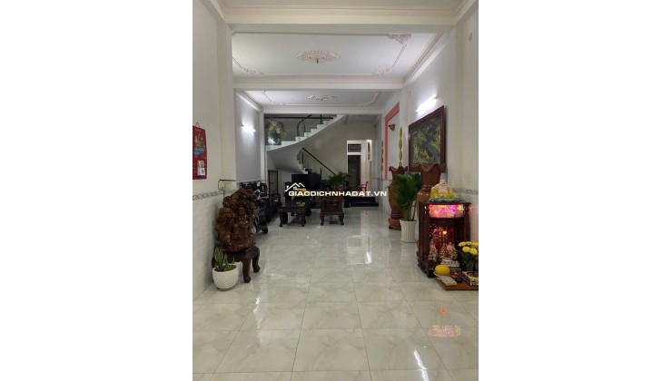 Bán nhà mặt tiền 3 lầu 5PN số 22 Quách Hữu Nghiêm Q.Tân Phú