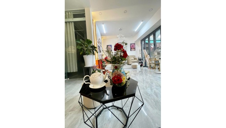 Sang tiệm Spa hoặc cho thuê, Spa Full đồ cao cấp vào là làm ngay