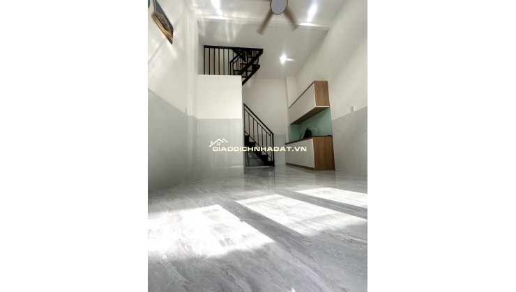 nhà mới 3 tẩng chỉ nhỉnh 2 tỷ