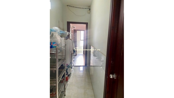 Mặt tiền đường Đề Thám sát Bùi Viện dt 4,2x14m xd 3 tầng giá 16,5 tỷ