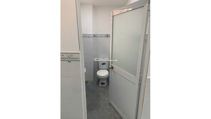 Bán nhà 1 trệt 1 gác suốt cách Nguyễn Văn Linh chỉ 100m nhà mới tinh