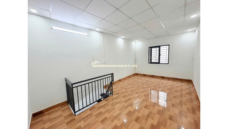 Bán gấp nhà đẹp 3 tầng Nhật Tảo Quận 10, sát mặt tiền giá nhỉnh 4 tỷ TL