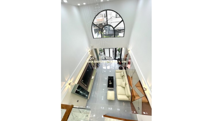 SIÊU PHẨM MỚI XÂY GẦN CÔNG VIÊN LÀNG HOA - XE HƠI ĐỖ CỬA FULL NỘI THẤT SỊN SÒ - 7.6 TỎI